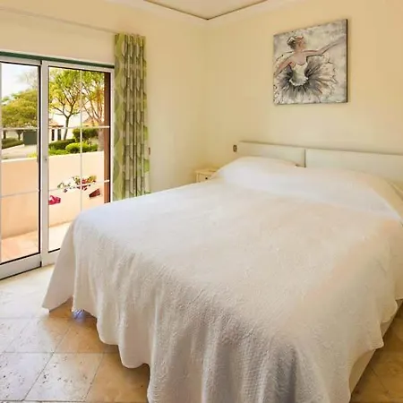 Sleeps 6 Air Con Wifi Villa *