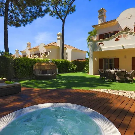 Villa Sleeps 6 Air Con Wifi *